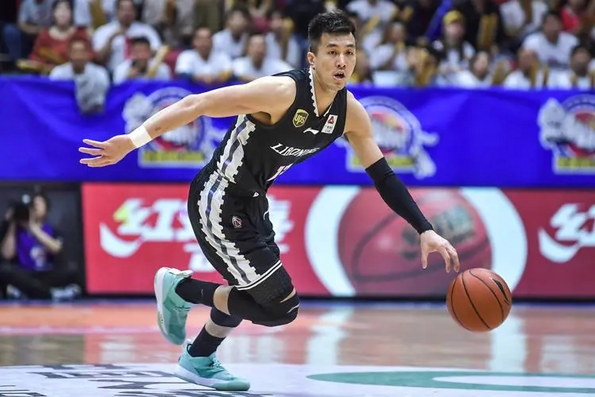 CBA常规赛官宣日再迎强敌，西汉姆主帅复盘，主帅态度：球迷炸锅，控场能力成焦点的简单介绍-九游娱乐平台