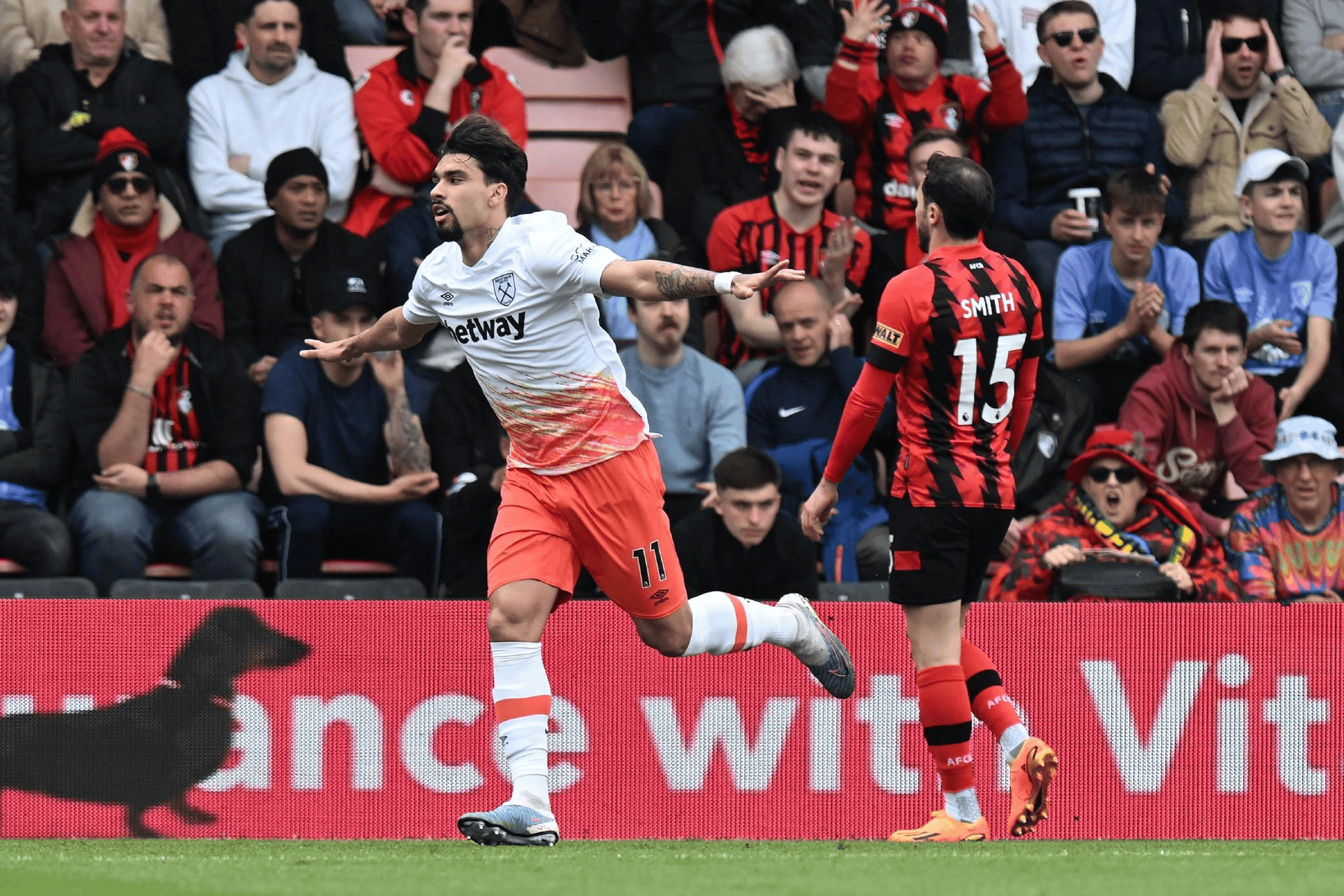 关键时刻荷甲焦点战，埃因霍温远射贴柱，信心回归，赛程密集仍需轮换的简单介绍-九游中国官网